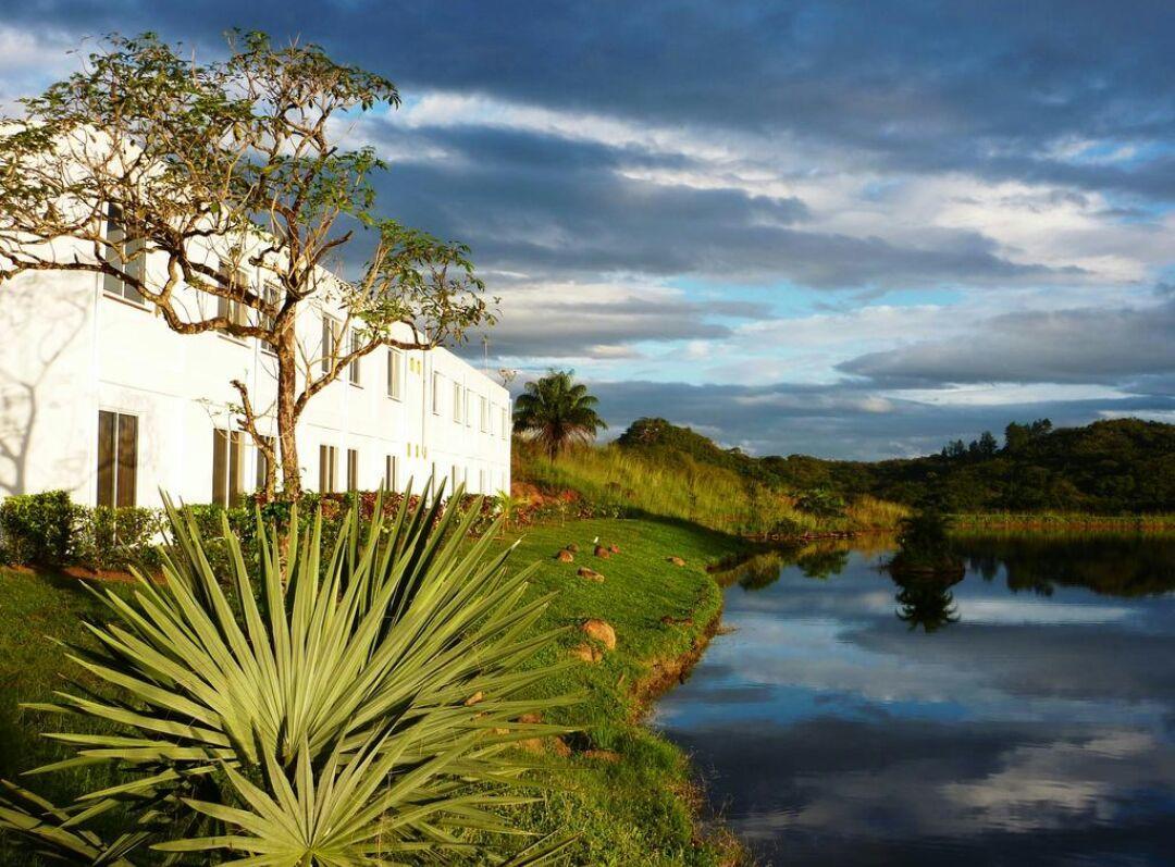 Hotel Vista Lago Santiago Exteriör bild