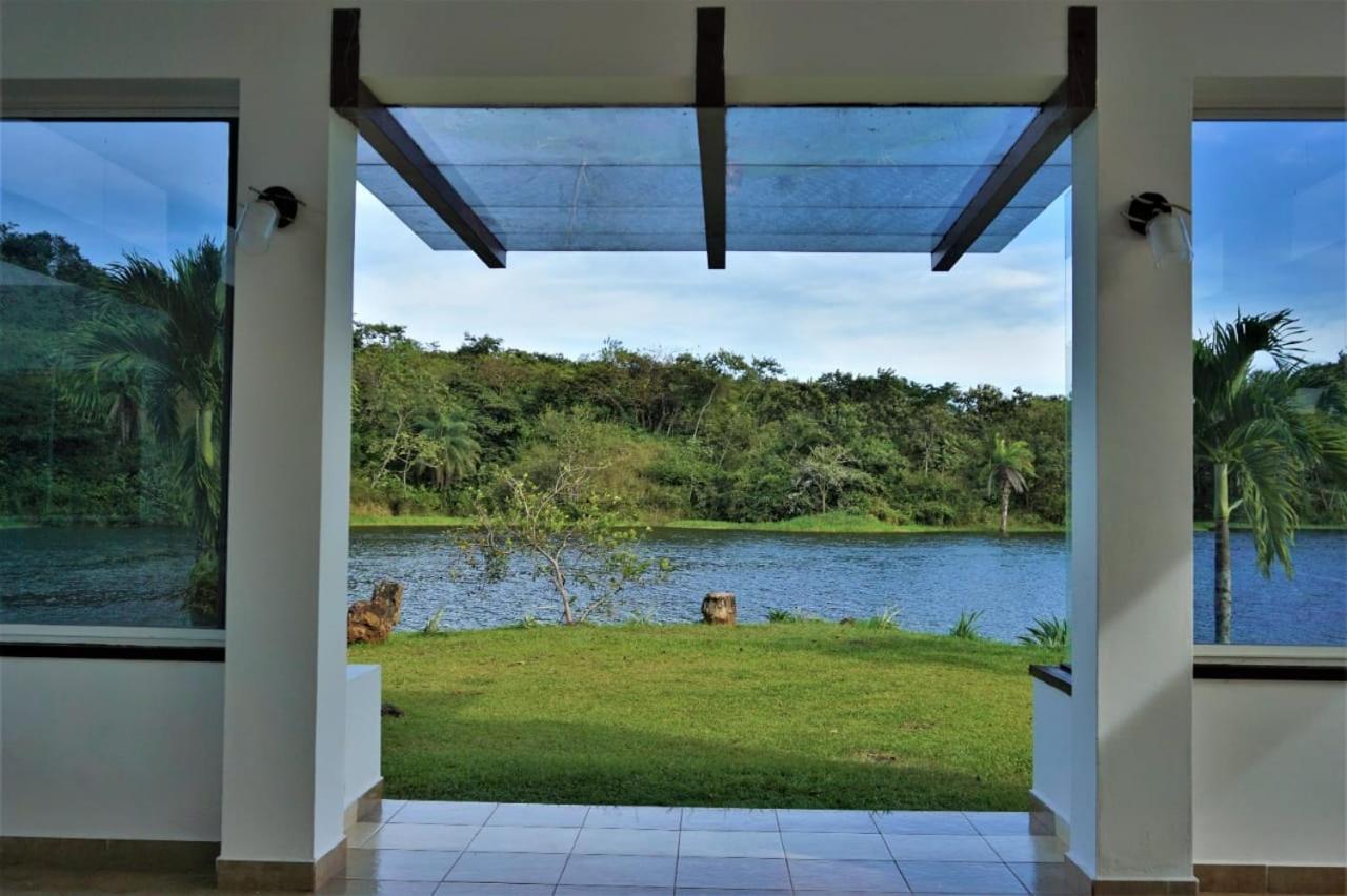 Hotel Vista Lago Santiago Exteriör bild